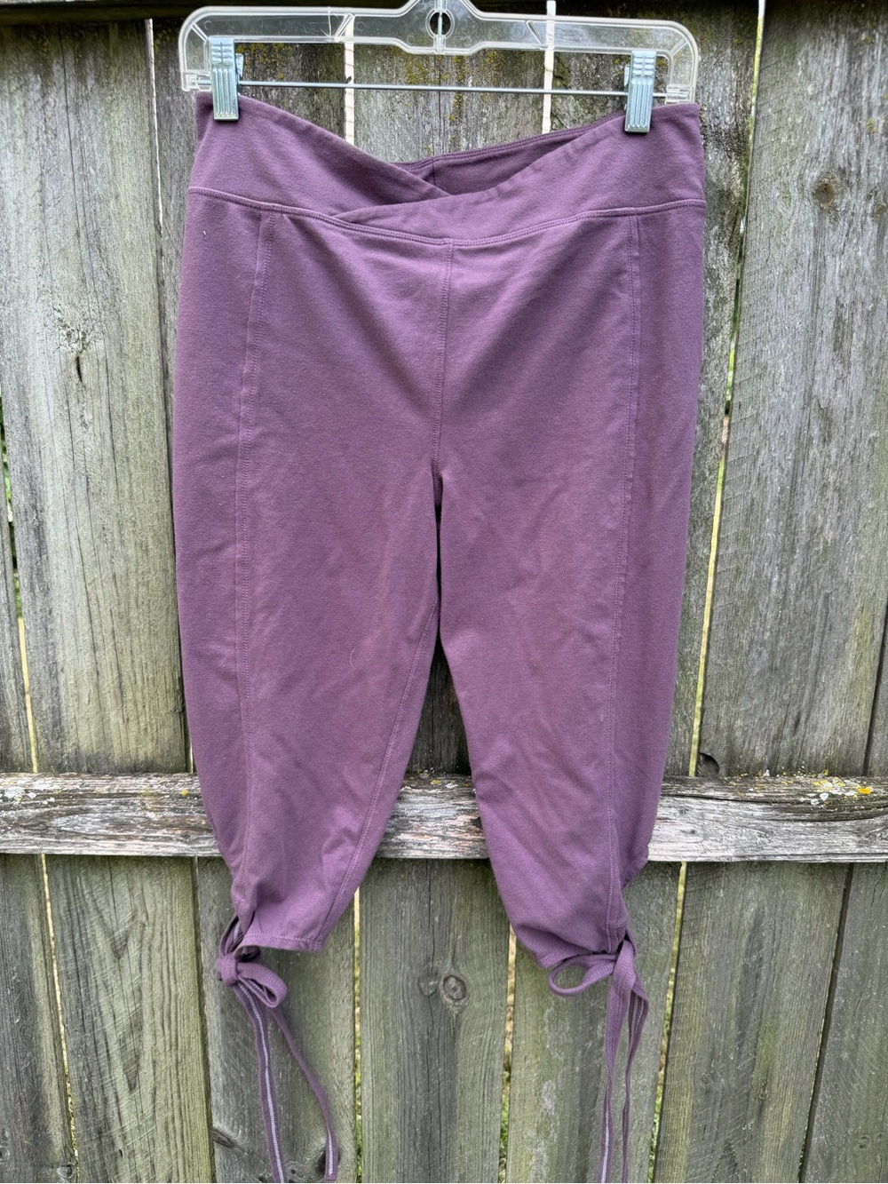 Free people movement turnout
tie Capri leggings size L